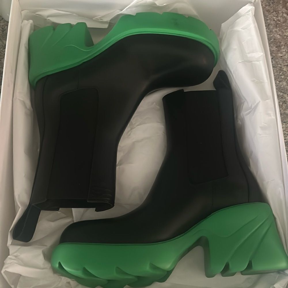Brand new Bottega boots with box and dust bag size 39.5 womens